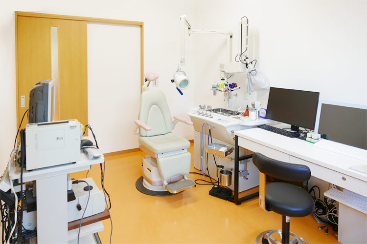 第一診察室　耳鼻咽喉科診察室
